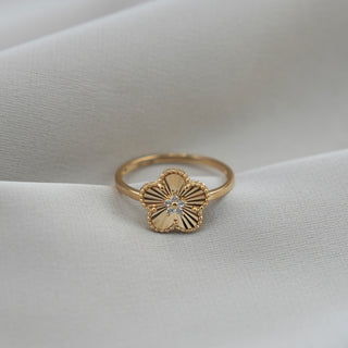 14k Gold Flower Ring