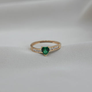 14k Gold Green Heart Ring