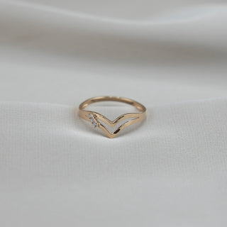 14k Gold V Ring
