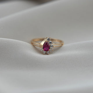 14k Gold Red Fancy Ring