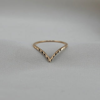 14k Gold V Ring
