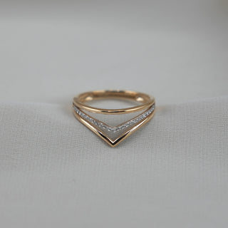 14k Gold Fancy V Ring